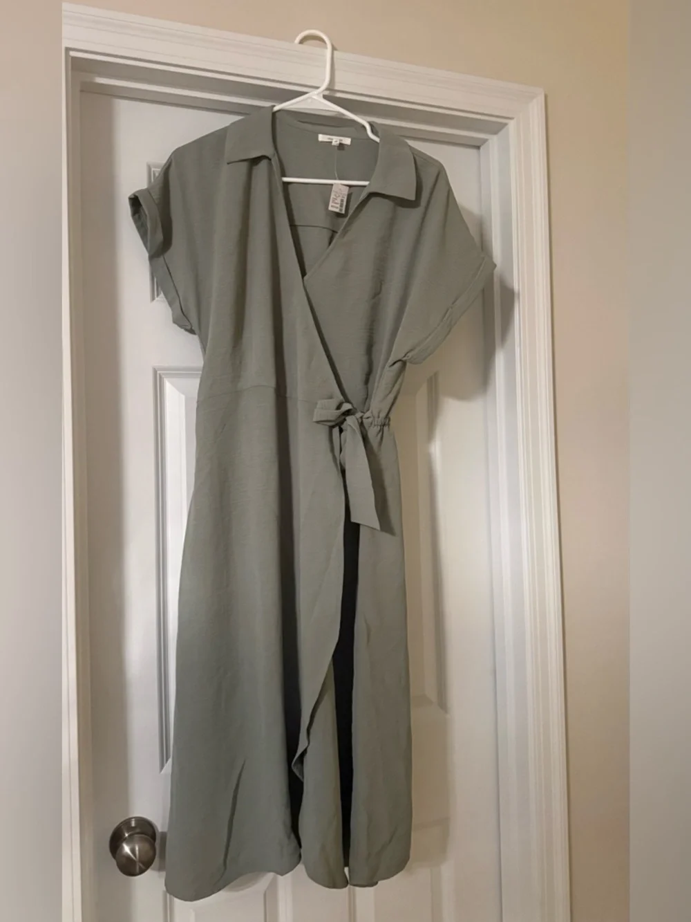 Maurice's Collared Wrap Midi Dress - Medium NWT - So Stylish & Flattering! - Picture 3 of 5